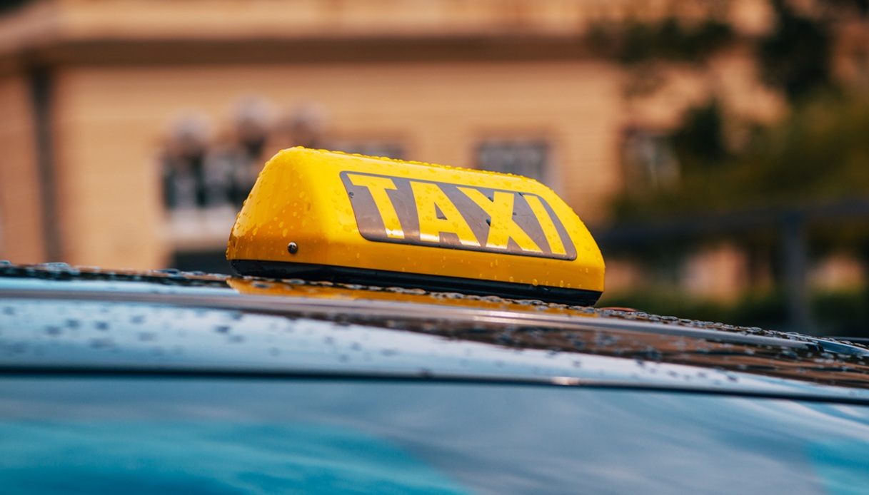 1.500 euro per 1,6 km in taxi: batosta per una turista