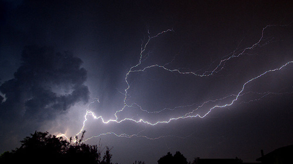 Allerta meteo arancione per piogge e temporali in Toscana 28-29 agosto 2025