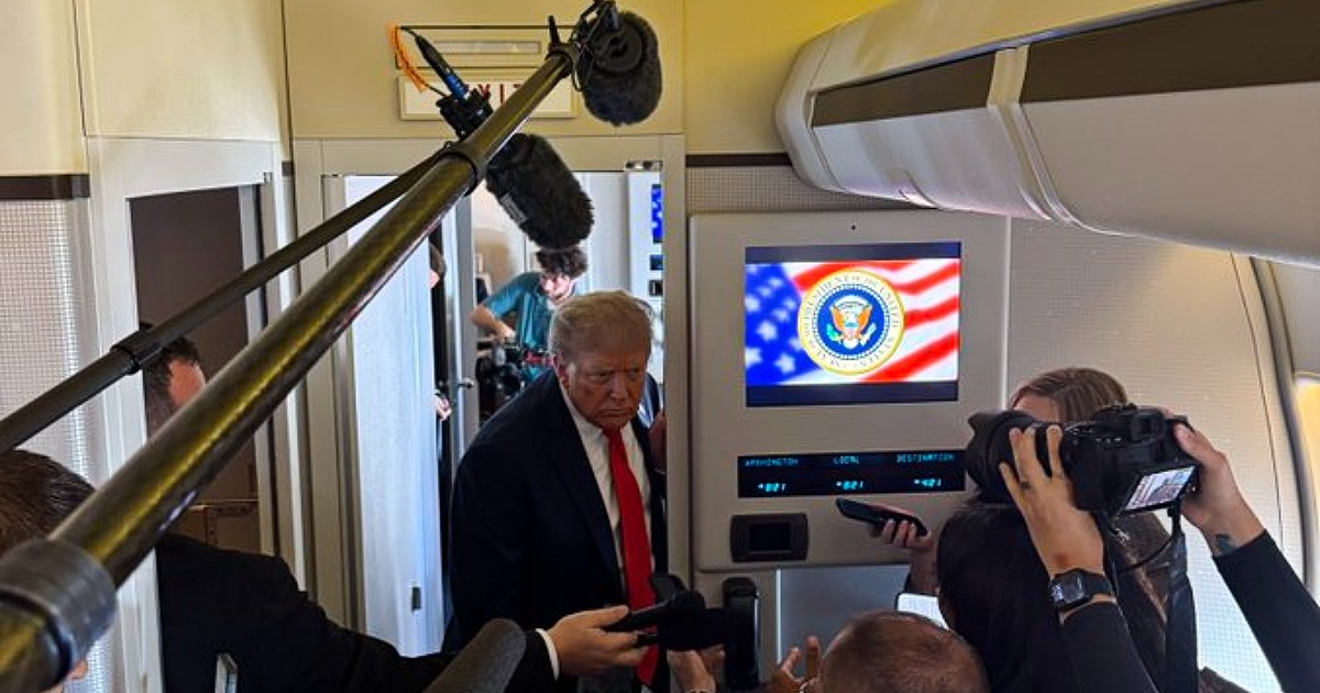 Trump atterrato ad Anchorage. Il presidente Usa: "Voglio un cessate il fuoco già oggi". Zelensky: "Mosca uccide pure nel giorno dei negoziati"