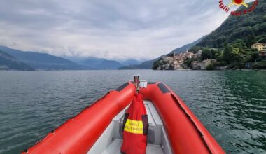 Trovato il corpo dell’uomo annegato nel lago di Como per salvare i figli