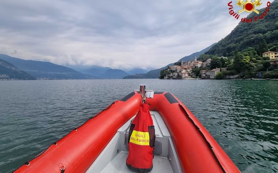 Trovato il corpo dell’uomo annegato nel lago di Como per salvare i figli