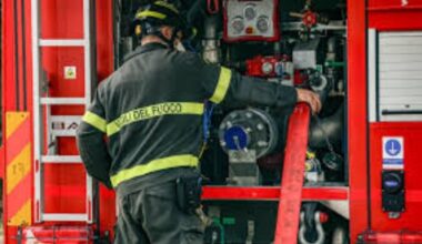 Maxi fuga di gas a Firenze, lunghe operazioni per la messa in sicurezza. Caos traffico