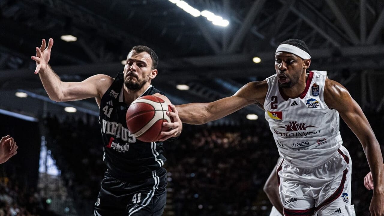 La Virtus vince all'overtime la battaglia con il Trapani Shark e si prende il primo posto