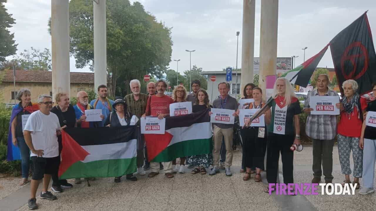 I sanitari di Firenze digiunano per Gaza: "Porre fine al massacro, basta armi ad Israele" / VIDEO