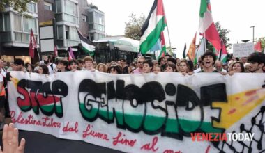 Migliaia di persone per il corteo pro Palestina al Lido