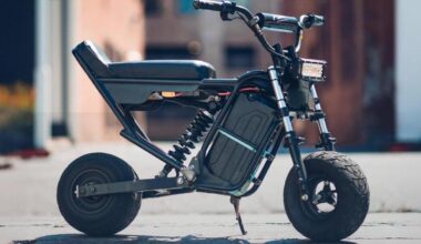 Un pulsante per impennare: ecco la pit bike elettrica mini Wheelie Fun - News