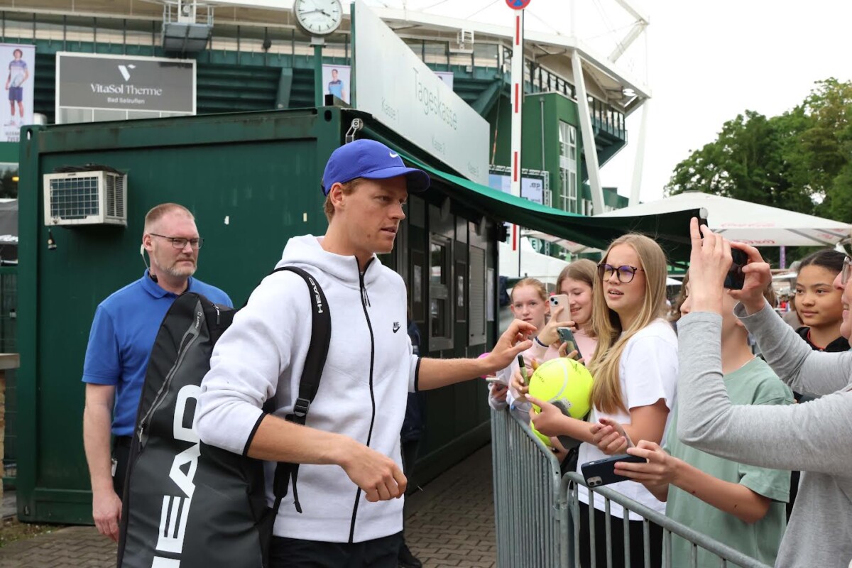 US Open: tifoso tenta di rubare un cimelio dal borsone di Jannik Sinner