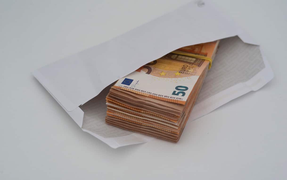 La Bce invita a tenere contanti in casa sufficienti per almeno 72 ore in caso di crisi