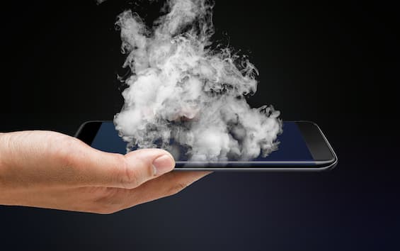 Smartphone si surriscalda, cause principali e soluzioni