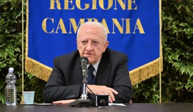 Salerno, De Luca contestato da mamma di Cristina Pagliarulo: 'Mia figlia morta per Tac letta male'