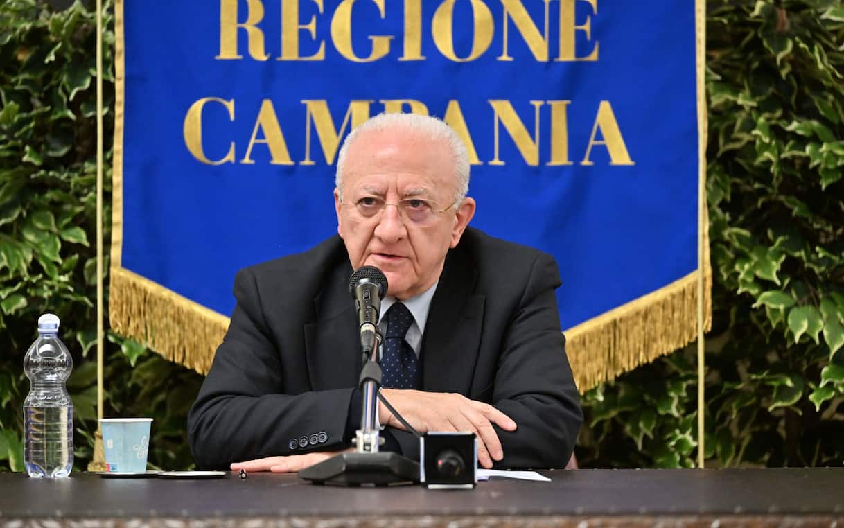 Salerno, De Luca contestato da mamma di Cristina Pagliarulo: 'Mia figlia morta per Tac letta male'