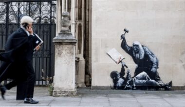 Banksy, la nuova opera sarà rimossa dalla Royal Courts of Justice