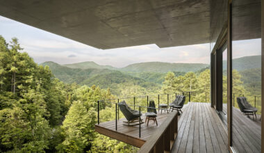 Una villa panoramica incastonata tra le montagne giapponesi