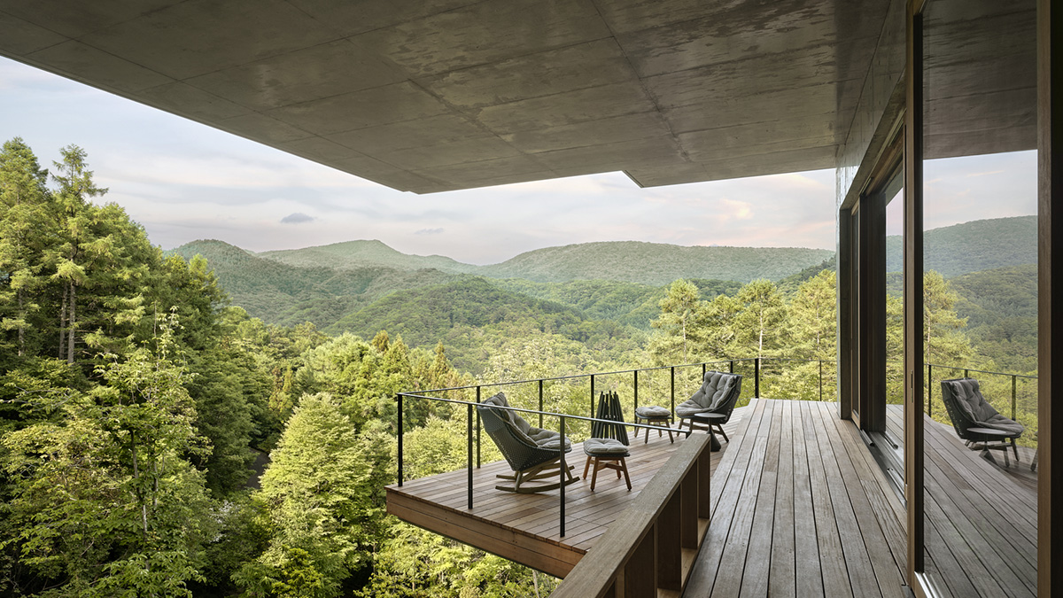 Una villa panoramica incastonata tra le montagne giapponesi