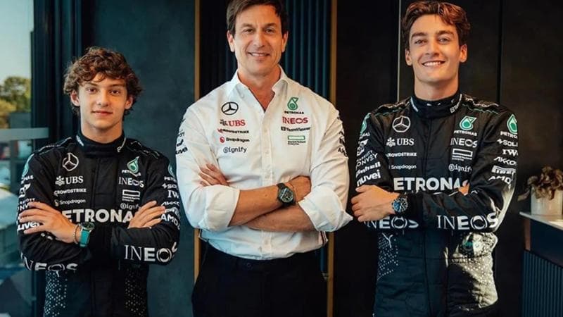 Kimi Antonelli, Toto Wolff e George Russell