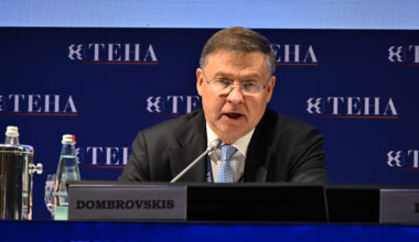 Dombrovskis: 'Le mire di Mosca vanno oltre Kiev, la difesa dell'Ue sia massiccia'  - Europa