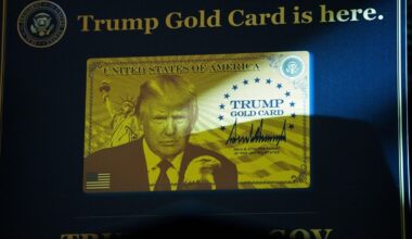 Donald Trump, la diretta live: arrivano i visti "gold"