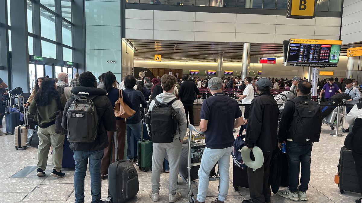 Bruxelles, cancellati 44 voli su 257: disagi dopo cyberattacco