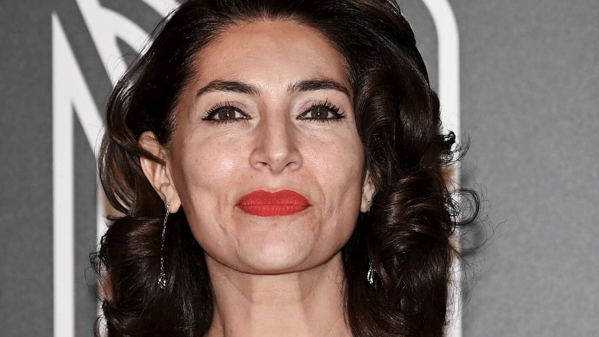 Caterina Murino criticata perché mamma a 47 anni
