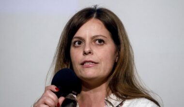 18.50 ILARIA SALIS FOTO IN CARCERE SRV
