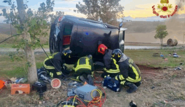 Montenero di Bisaccia (Campobasso), auto si ribalta: muore 25enne incinta