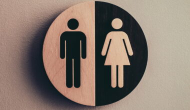 "Femminile anche per i maschi" – Il Tempo