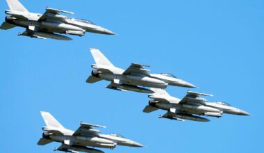 La Polonia abbatte droni russi entrati nello spazio aereo: "Atto di aggressione", chiusi aeroporti