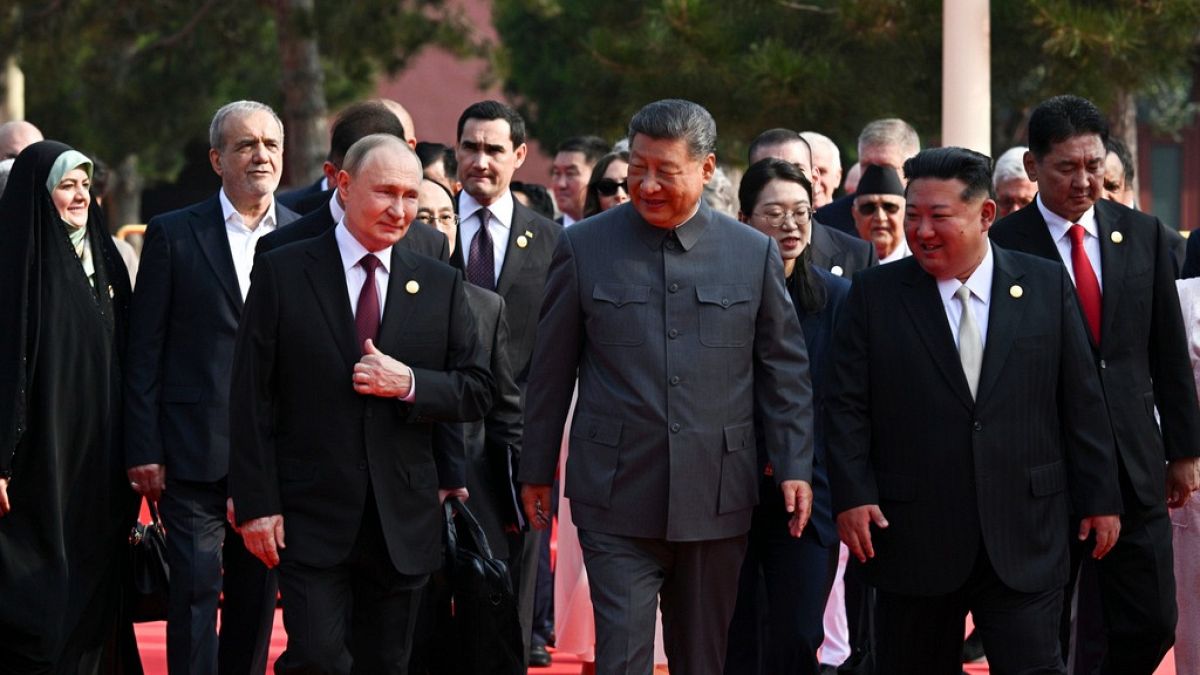 Catturati da un microfono aperto Putin e Xi discutono di immortalità