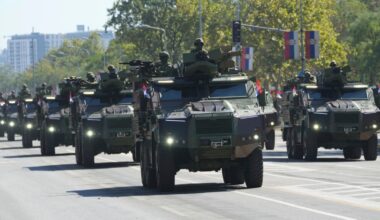 A Belgrado la più grande dimostrazione di forza dell'esercito serbo