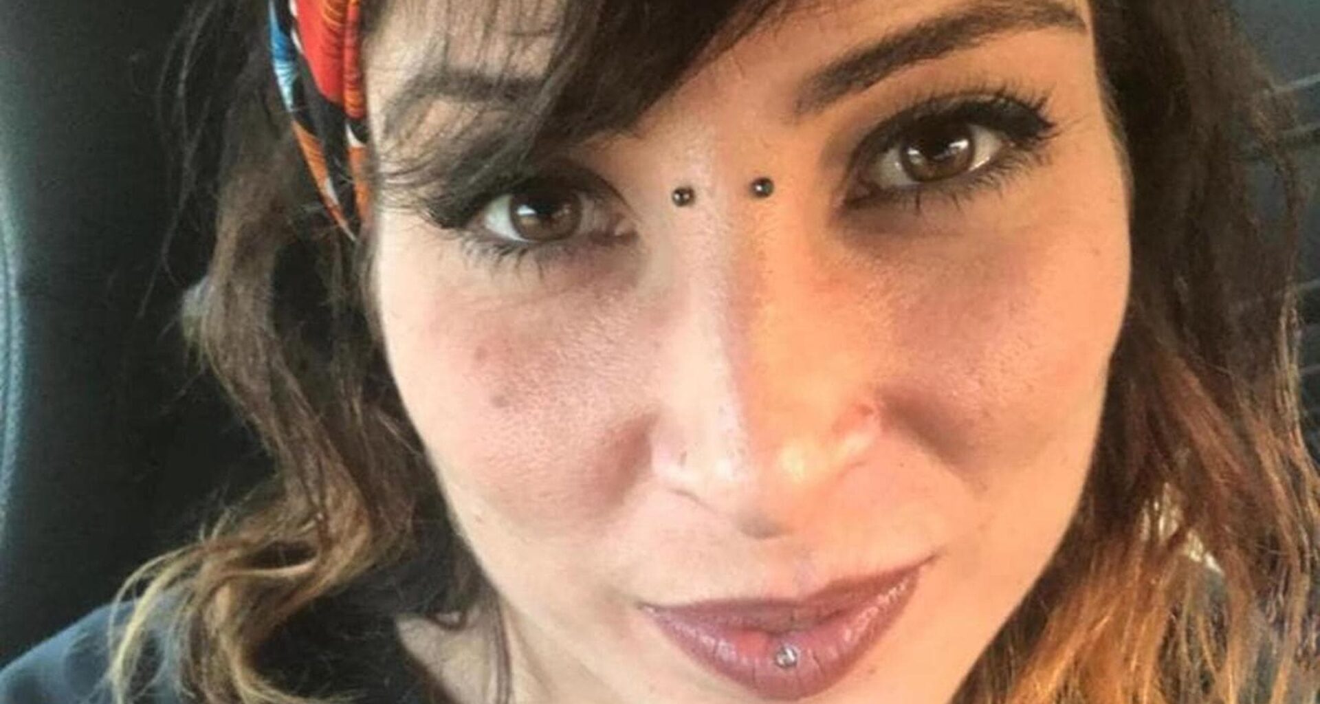 Cinzia Pinna, dalla tac risulta un foro di proiettile sul viso. Sequestrato un telefonino a Ragnedda - la Repubblica