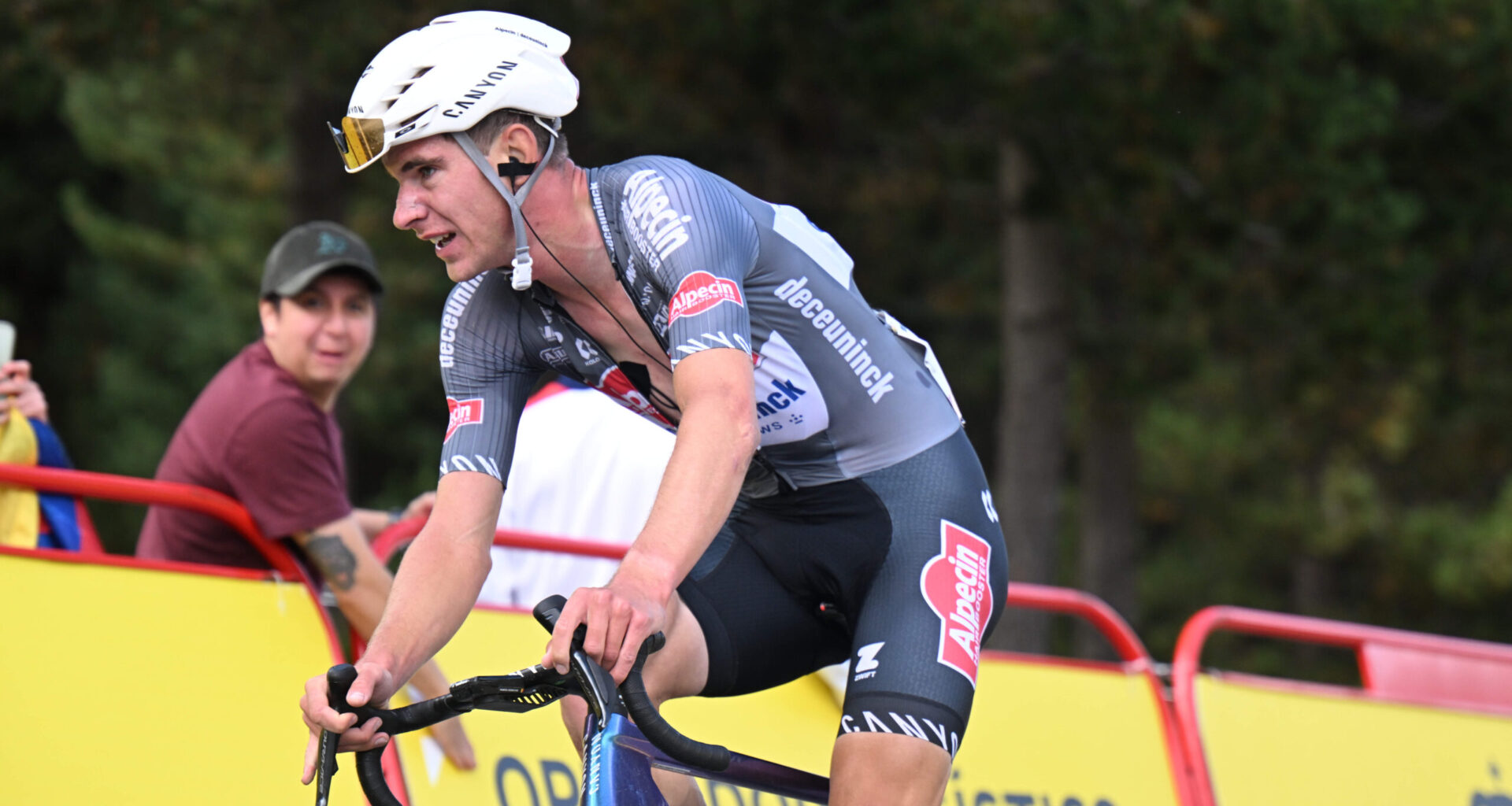 Vuelta a España 2025, si allunga la lista dei ritiri: abbandonano Ramses Debruyne e Paul Ourselin