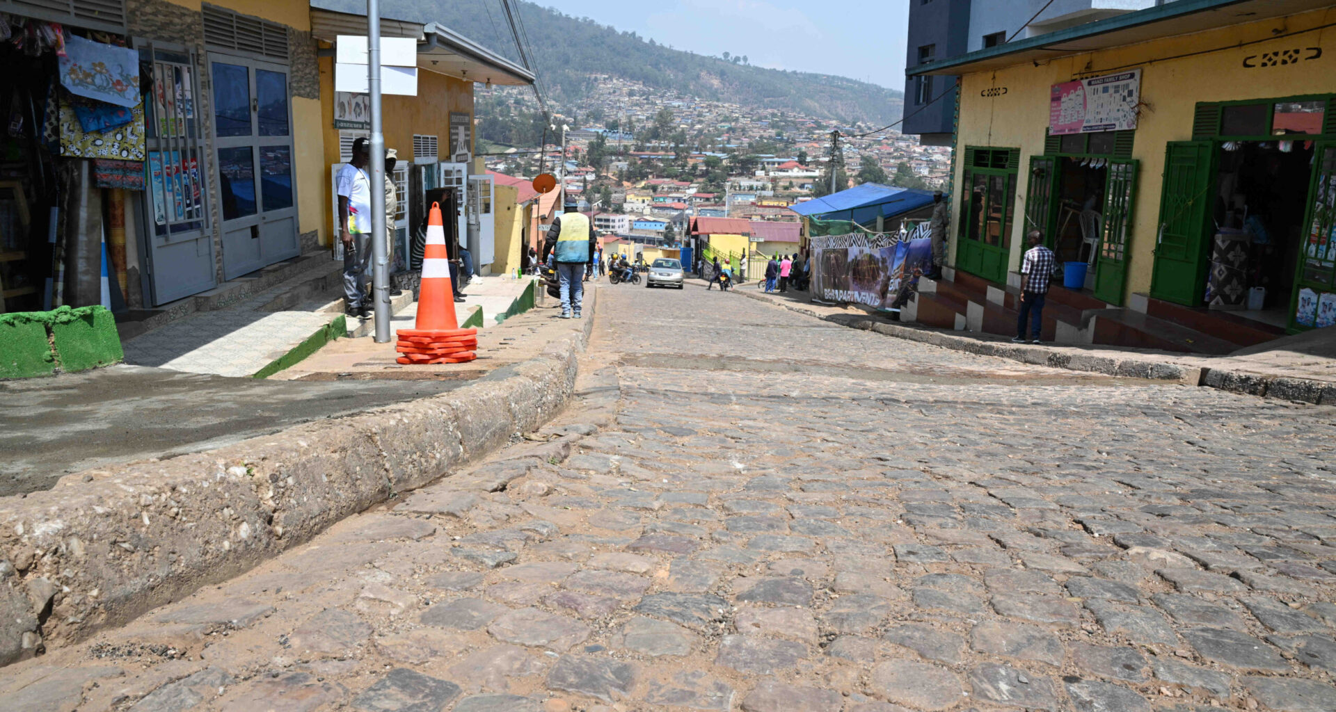 Mondiali Kigali 2025, la prova in linea Uomini Élite sarà la seconda più dura della storia: solo Sallanches 1980 aveva un dislivello maggiore