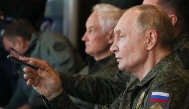 Putin in divisa alle esercitazioni russe-bielorusse - Notizie