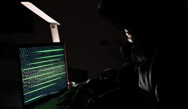Attacco informatico contro diversi aeroporti europei: ritardi e cancellazioni