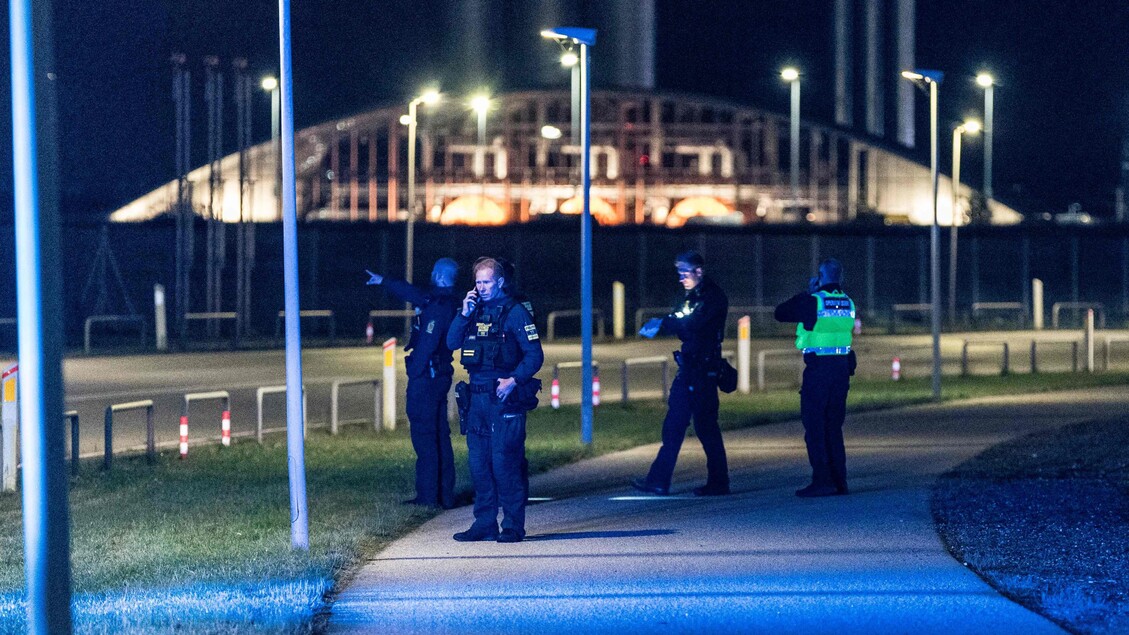 'Droni sull'aeroporto di Copenaghen, scalo temporaneamente chiuso ed operazione di polizia in corso' - Europa