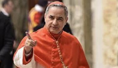 Becciu chiede la ricusazione del pm, deciderà la Cassazione vaticana presieduta da Farrell - la Repubblica
