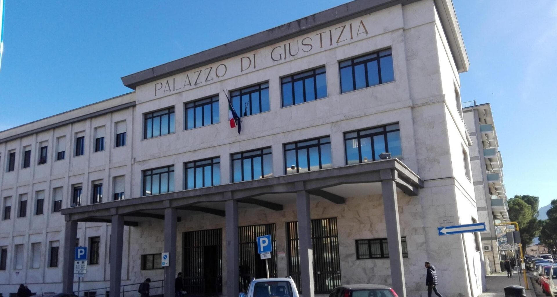 Sulmona, c’è un terzo indagato per la dodicenne violentata: è un minorenne