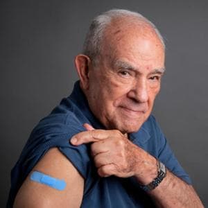 È vero che le vaccinazioni proteggono dalla demenza e non causano autismo?