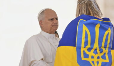 Il Papa smonta le balle russe