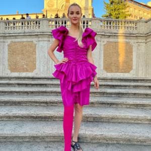 La modella con la calza colorata: “Attraverso la moda lotto per le persone con linfedema”