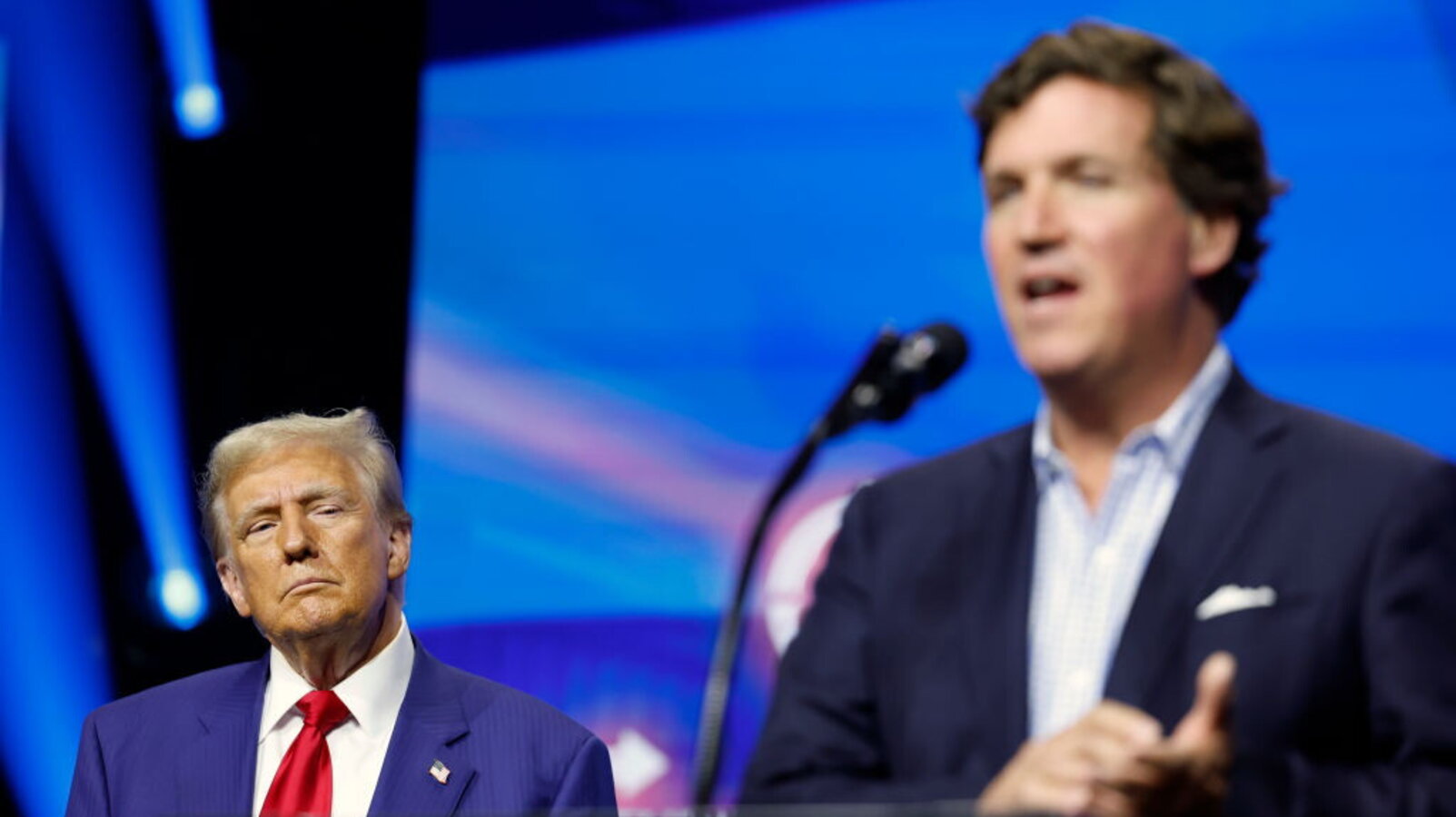 "Un enorme scisma tra i Maga". I trumpiani iniziano a dubitare di Trump