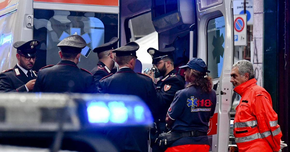 Omicidio a Napoli: il marito la ferisce e lei lo accoltella uccidendolo