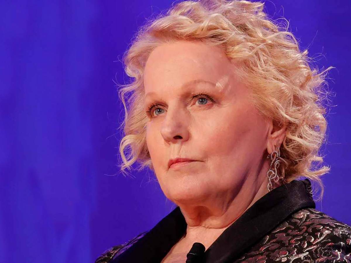 Katia Ricciarelli gela Alex Baudo: "Le palle sono tante, non voglio rispondere"