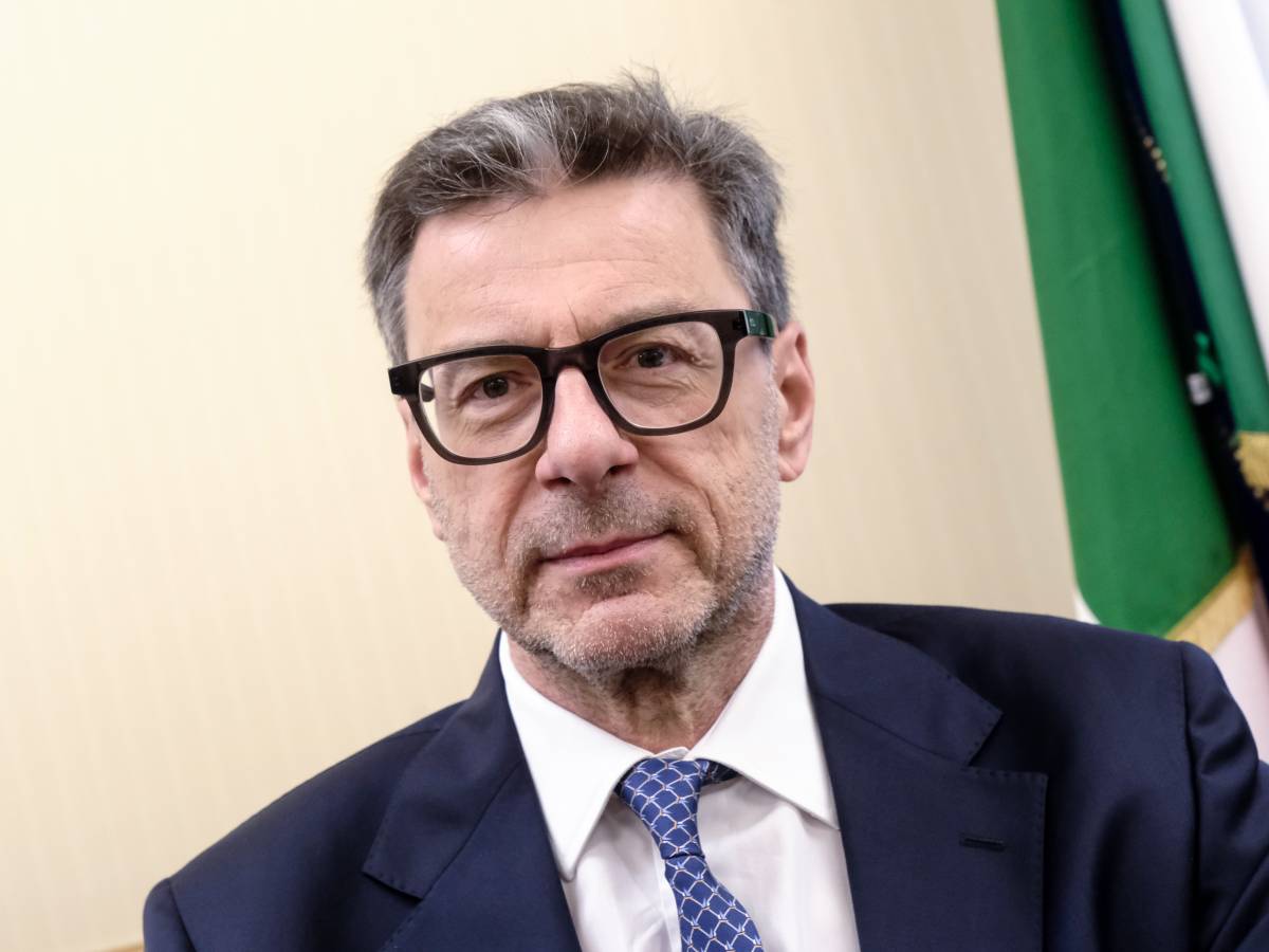 Giorgetti indica la strada: "Possibile deficit Italia sotto 3% già quest'anno"