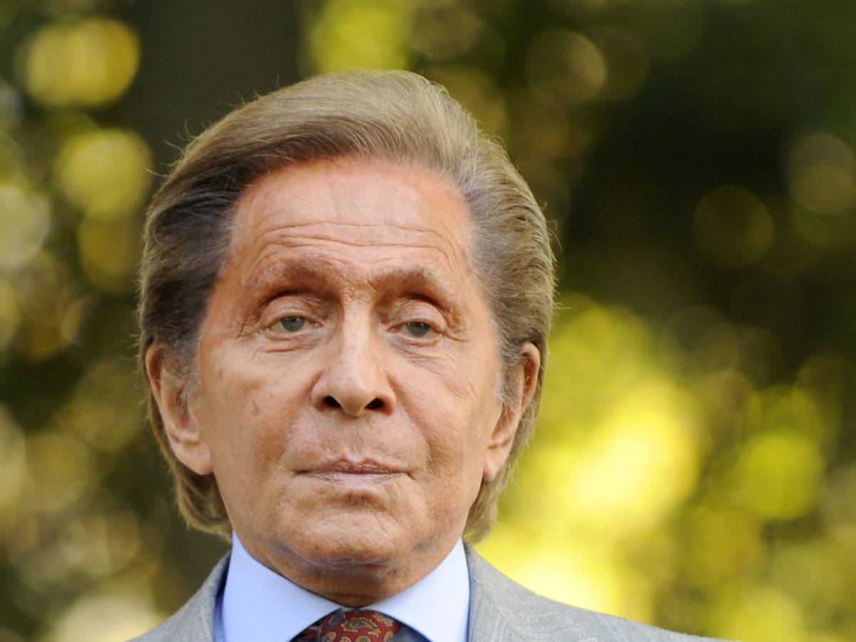 Valentino in sfilata soffocato dai debiti. Appello alle banche