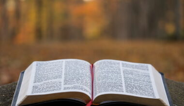 Vivere secondo il libro più importante del mondo non è essere eccentrici