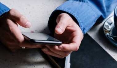 Truffa del sondaggio su WhatsApp: quali sono i segnali per non cadere in trappola