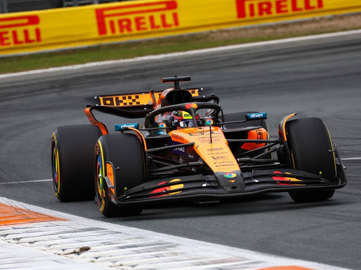 F.1, GP Olanda - A Zandvoort domina l'arancio: la pole è di Piastri
