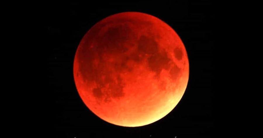 sarà visibile dall'Italia e sarà rosso sangue; la Data