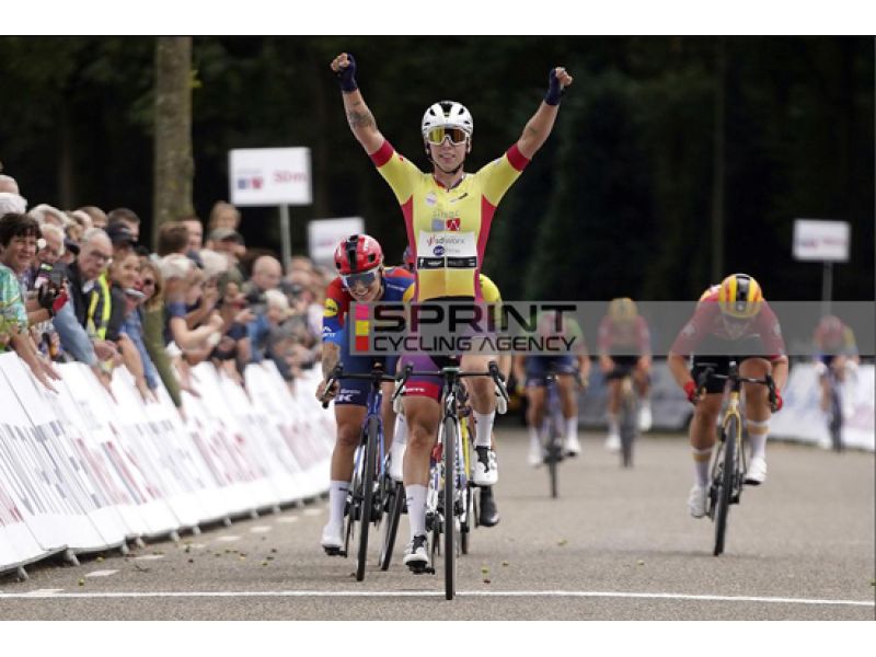 SIMAC LADIES TOUR. WIEBES CONCEDE IL BIS, BRAVE BALSAMO, CONFALONIERI, GUARISCHI E CECCHINI